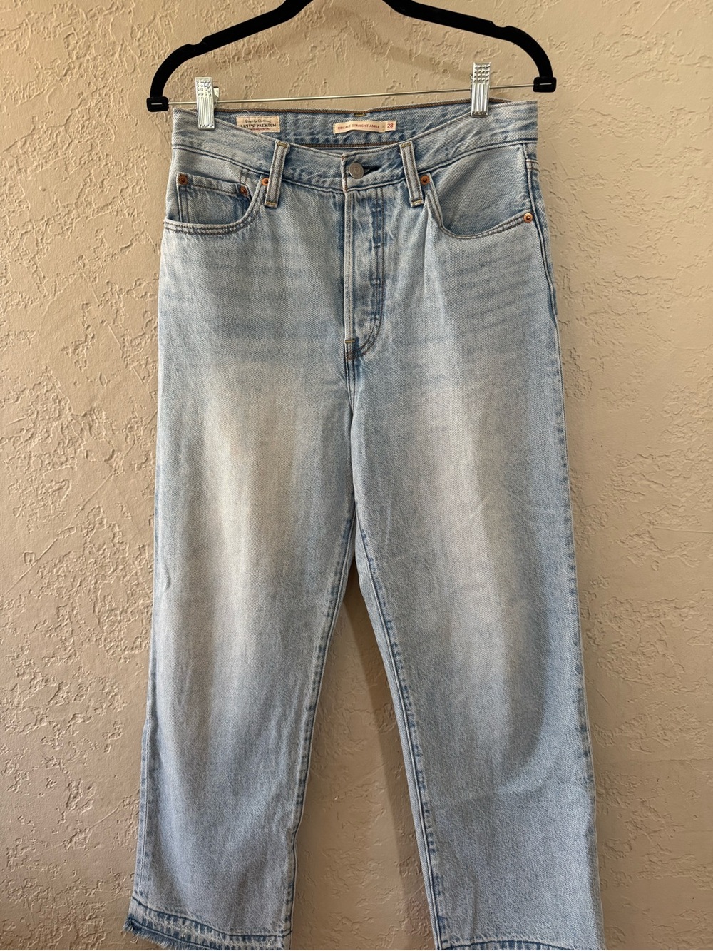 Women’s Levi’s white wash Jeans - Classic Straight Fit